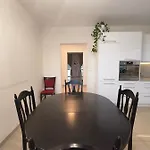 Modern & Cozy House With 3 Bed And Garden Casa vacanze Bratislava