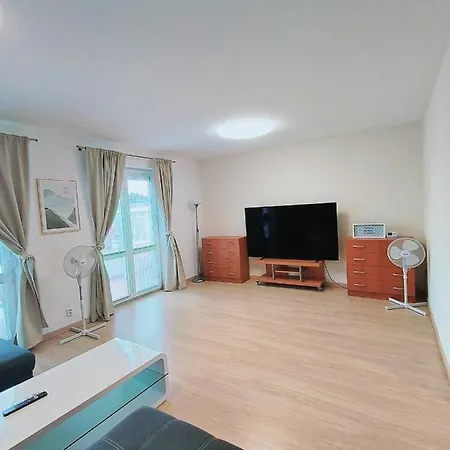 Modern & Cozy House With 3 Bed And Garden * Братислава