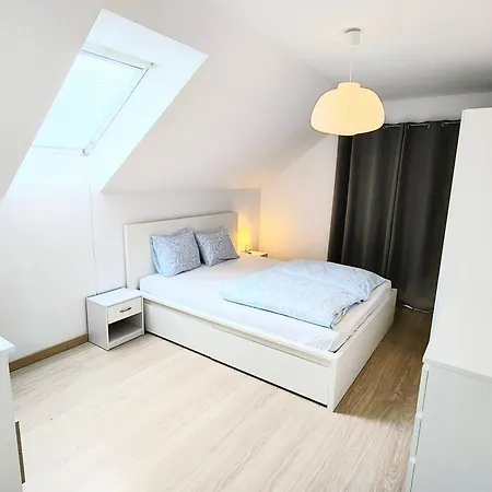 Vakantiehuis Modern & Cozy House With 3 Bed And Garden *