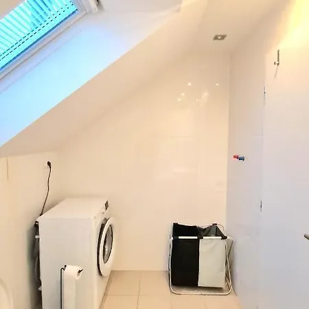 펜션 Modern & Cozy House With 3 Bed And Garden